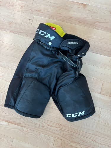 Junior Large CCM HP9550 Hockey Pants (Used)