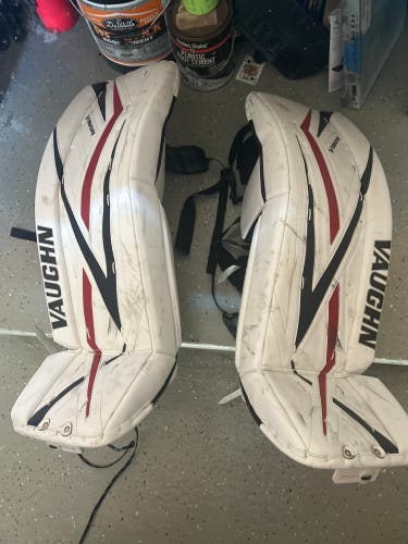 36" Vaughn Vision 9400 Goalie Leg Pads (Used)