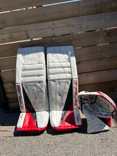34" 2024 True Catalyst Px3 Regular Goalie pads and glove Pro Stock (Used)