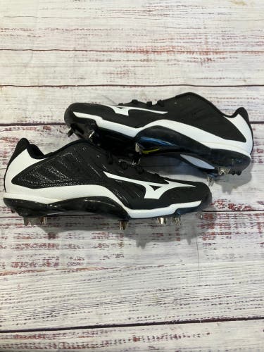Black Mizuno Heist IQ Metal Cleats I Size 8.5 (New)