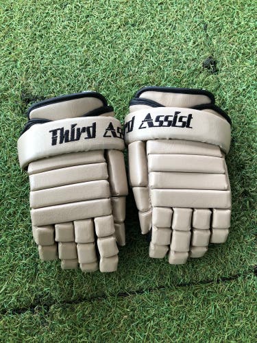 Youth Third Assist Outdoor Hockey Gloves 9" (Used)