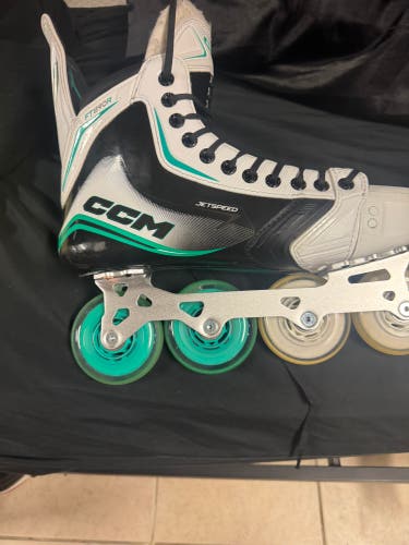 CCM Jetspeed FT890R Regular Width Size 10.5 (Used)