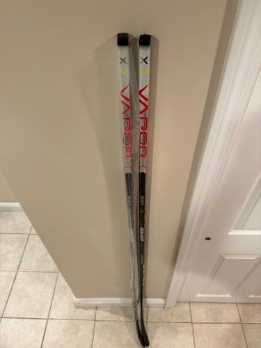 Senior Bauer Vapor Hyperlite Right Handed Hockey Stick P28 82 Flex Pro Stock (New)