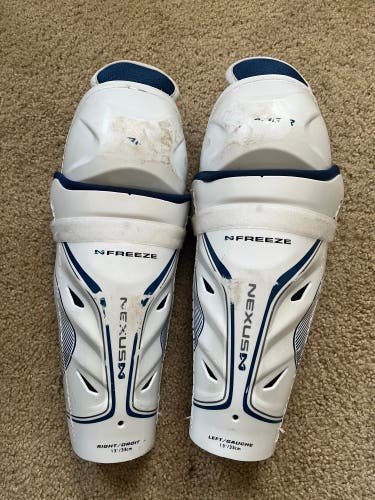 Senior Bauer Nexus Freeze 13” shin pads
