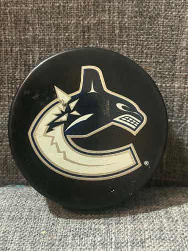 Vancouver Canucks NHL Souvenir Hockey Puck New