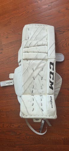 30" CCM Eflex 5.9 Goalie Leg Pads (Used)