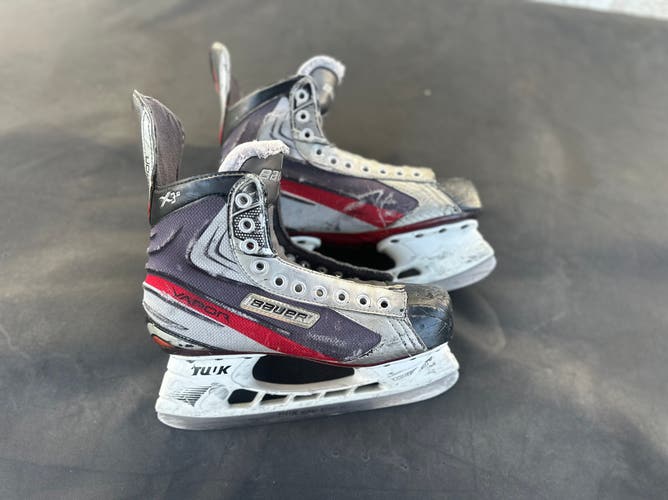 2022 Bauer Vapor X3 Hockey Skates Size 6 (Used)
