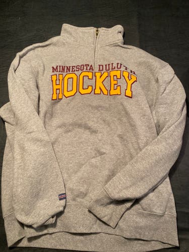 UMD HOCKEY Gray Adult Unisex Large Sweatshirt (Used)