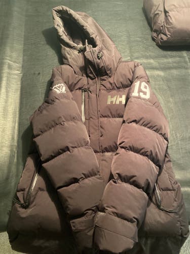 PWHL MINNESOTA Black Adult Unisex Large Helly Hansen Jacket (Used)