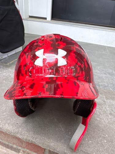 6 1/2 - 7 1/2 Under Armour UABH2-100 Batting Helmet (Used)