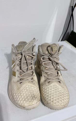 White Men's Size M 10.0 (W 11.0) Adult New Balance Shoes (Used)