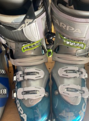 Mondo 24 & 24.5 Women's Scarpa Alpine Touring skadi Ski Boots (Used)