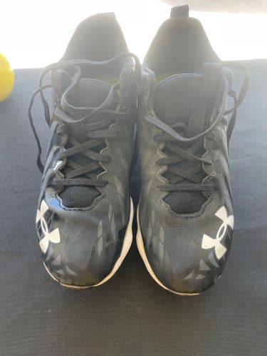 Black Kid's 4Y (Big Kids / Youth) Youth Under Armour Low Top Molded Cleats (Used)