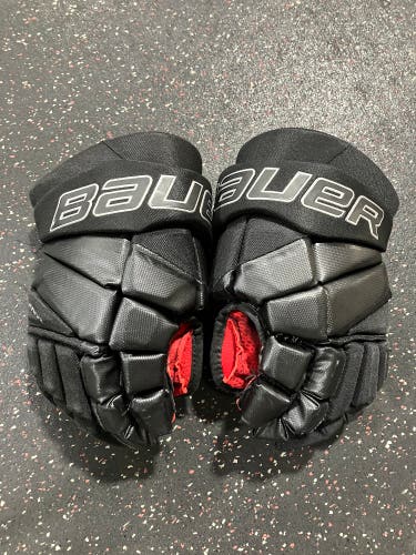 Senior Bauer Vapor 3X Gloves 13" (Used)