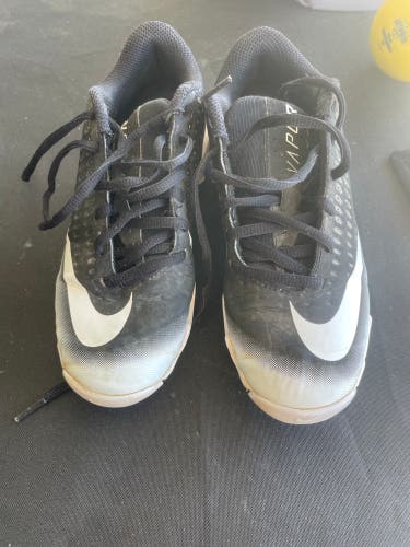 Black Kid's 2Y (Big Kids / Youth) Youth Nike vapor Low Top Molded Cleats (Used)