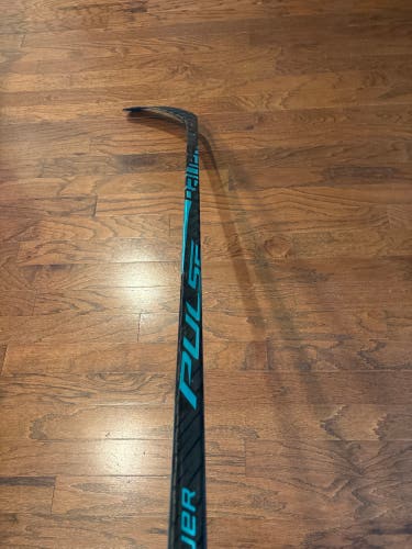 Intermediate Bauer Pulse Right Handed Hockey Stick P92 55 Flex (Used Once)