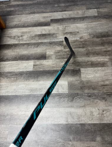 Senior Bauer Pulse Left Hand Hockey Stick P28 70 Flex (Used)