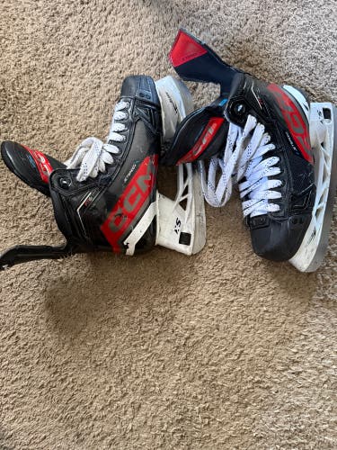 CCM JetSpeed FT6 Hockey Skates Regular Width 7 (Used)