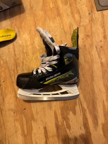 2023 Bauer Vapor X4 Hockey Skates 12.5 (Used)