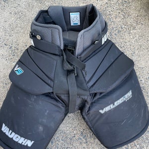 Senior Small Vaughn Velocity V9 Pro Hockey Goalie Pants (Used)
