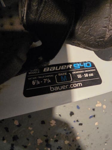 Senior Medium 2022 Bauer 940 Goalie Mask (Used)
