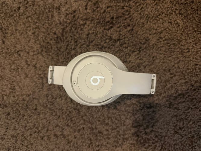 Beats Studio Pro Sandstone