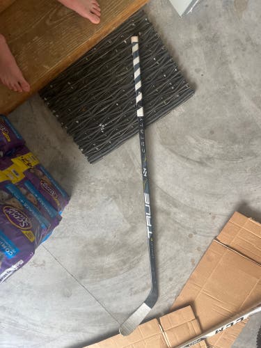 Intermediate True Catalyst 3X3 Right Handed Hockey Stick T92.5 55 Flex (New)