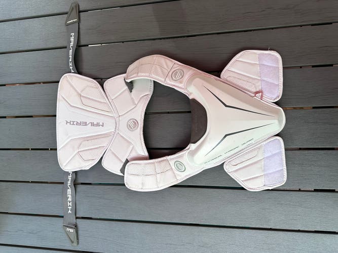 Medium Adult Maverik M5 EKG Speed Pad (Used)