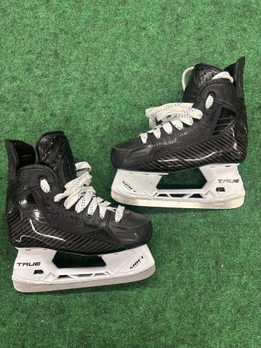 Junior True Catalyst 5x4 Hockey Skates (Regular) Size 1 (Used)