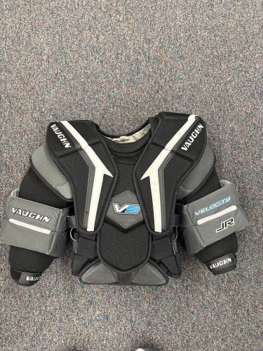 Vaughn Velocity V9 Goalie Chest Protector (Used) | Junior Small/Medium