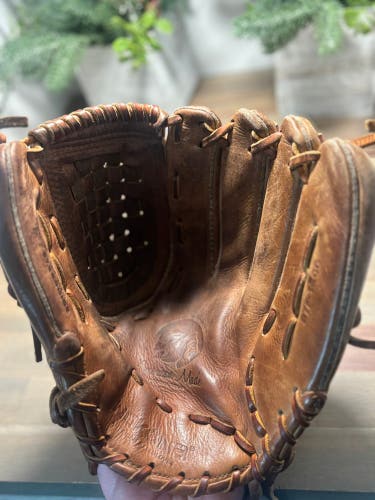 Nokona RH BTF -1200 Baseball Glove
