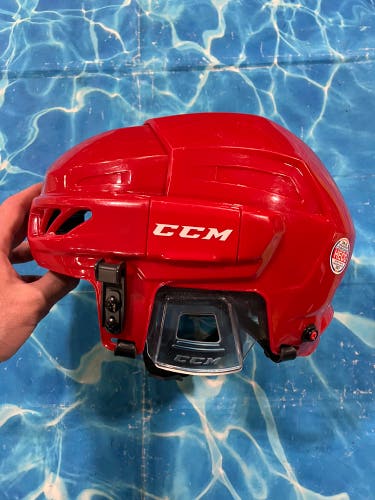 Red Youth CCM FitLite 3DS Helmet (Used)