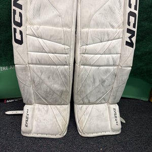 White Junior CCM EFlex 6.5 Goalie Leg Pads (Used) | 30" +1"
