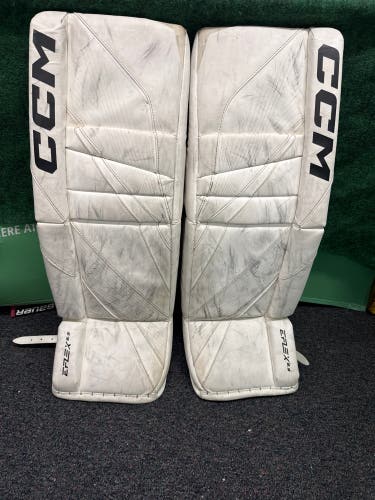 White Junior CCM EFlex 6.5 Goalie Leg Pads (Used) | 30" +1"