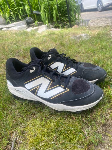 Black Men's Size M 10.5 (W 11.5) Adult New Balance 3000v7 Low Top Molded Cleats (Used)
