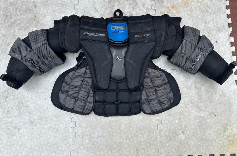 Medium 2022 Bauer Elite Goalie Chest Protector (Used)