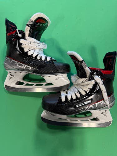 Bauer Vapor 3X Hockey Skates | Size 5.5 Fit 2