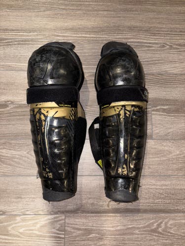 Senior CCM Tacks AS-V Pro 15" Shin Pads (Used)