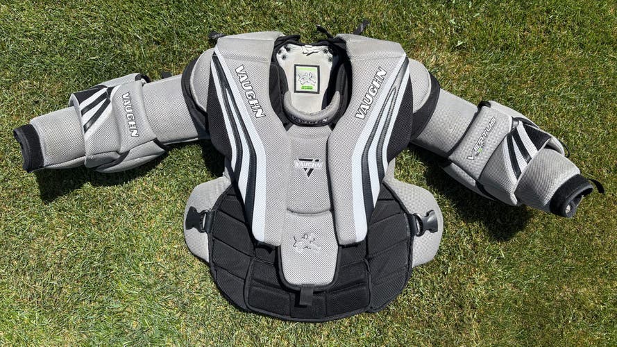 Vaughn SLR Goalie Chest Protector XX-Large Intermediate (Used)