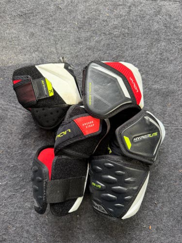 Senior Medium Bauer Vapor Hyperlite Elbow Pads (Used)