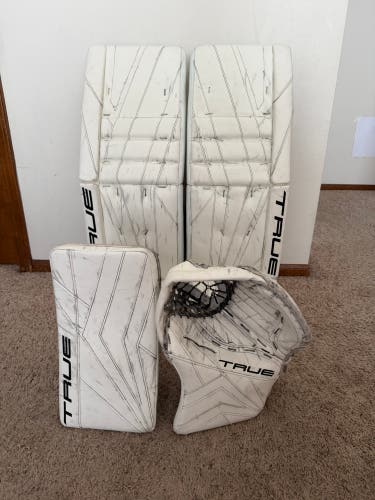 34" 2023 True Catalyst Px3 Regular Goalie Full Set (Used)