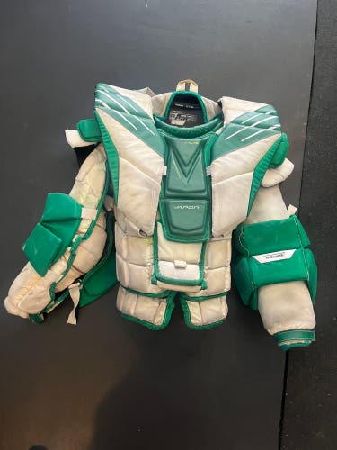 Large Bauer Hyperlite Goalie Chest Protector Pro Stock (Used)