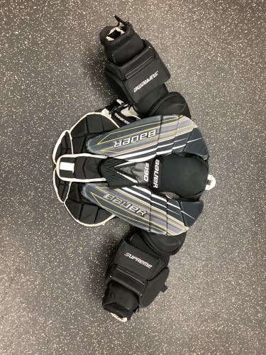 Small Bauer Supreme S190 Goalie Chest Protector (Used)