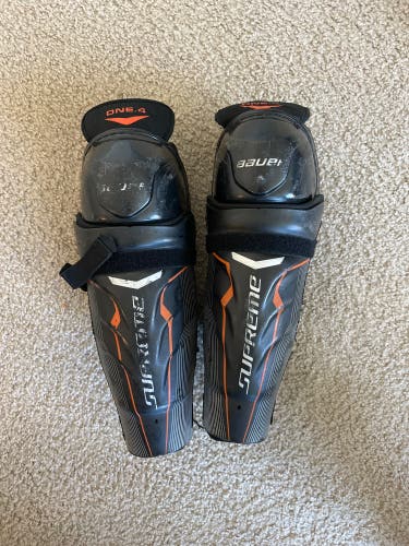 Youth Bauer Supreme One.4 8" Shin Pads (Used)