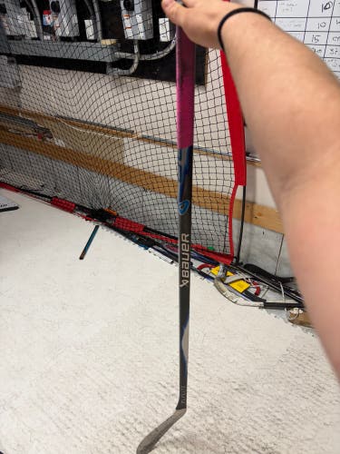 Intermediate Bauer Vapor Flylite Right Handed Hockey Stick P28 55 Flex (Used)