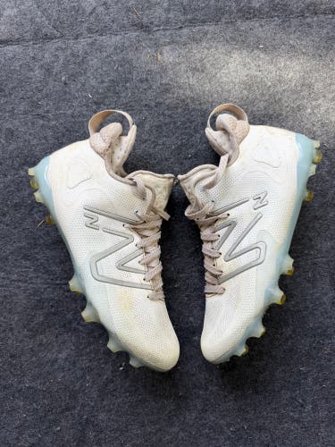 White Men's Size M 9.0 (W 10.0) Adult New Balance Freeze 4.0 Low Top Cleats (Used)