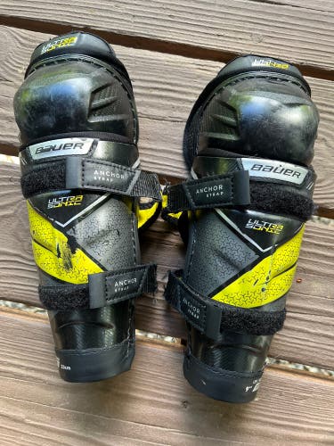 Youth Bauer Supreme Ultrasonic 9" Shin Pads (Used)
