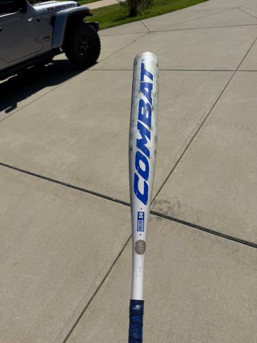 2016 Combat Maxum Composite BBCOR Certified Bat (-3) 30 oz 33" (Used)