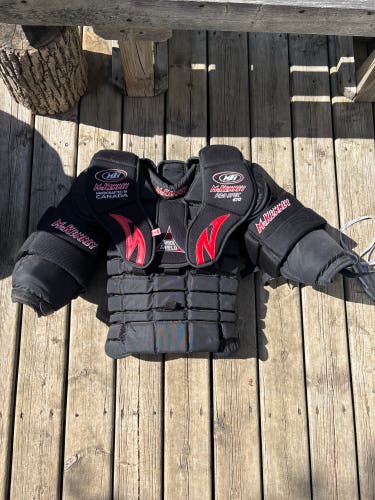 Large Mckenney Pro Spec 470 Goalie Chest Protector (Used)