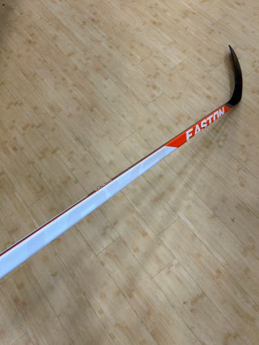 Intermediate Easton Mako Hockey Stick | RH E7 (Iginla)